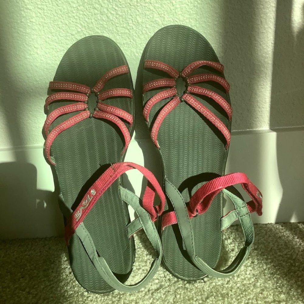 Women's Teva Sandals Size 11